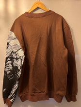 Load image into Gallery viewer, Limited Edition Chainsaw Man Tapestry Sweatshirt
